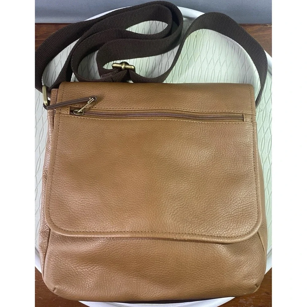 Fossil Saddle Leather Duffle Bag Brown Purse Messenger Weekend Bag EUC 11x10x2.5
